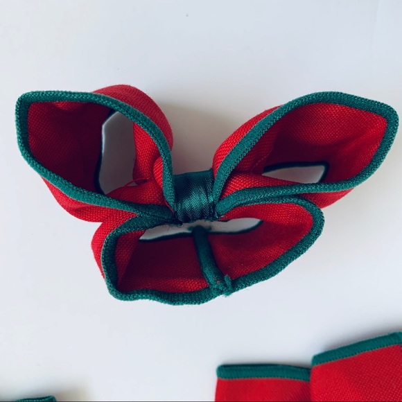 7 Red and Green Bow Napkin Rings - Picture 7 of 11